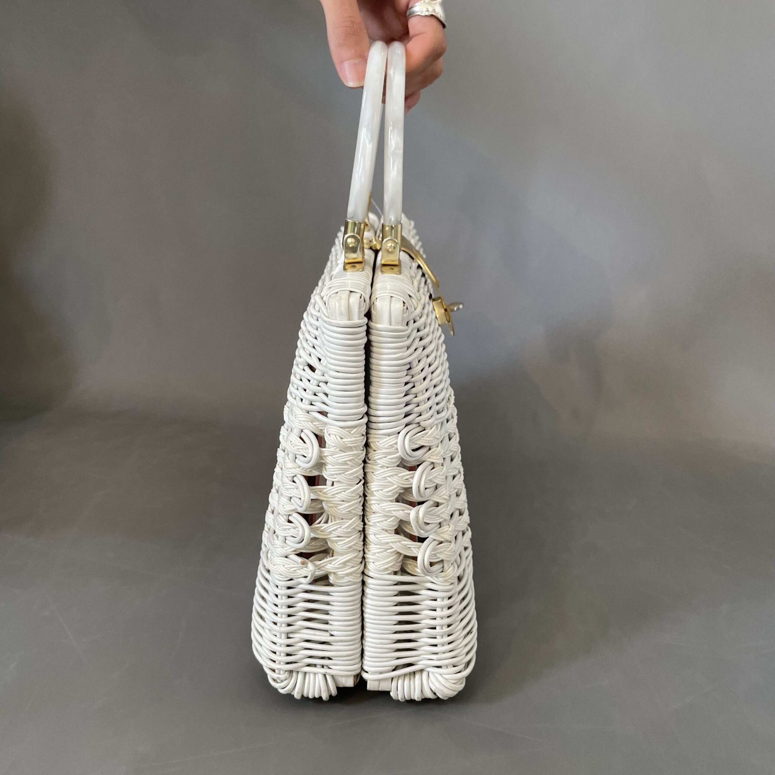 1960年代 ヴィンテージ ホワイト ルーサイト ストローバッグ ハンドバッグ 大 1960’s Vintage White Straw Lucite  Handbag